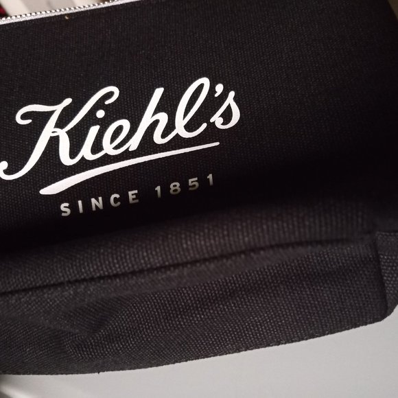 Kiehl's beauty pouch - Gift with PURCHASE (over $25) - Picture 2 of 6